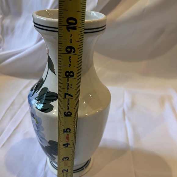 VINTAGE | hand painted floral studio pottery flower vase - Picture 3 of 9